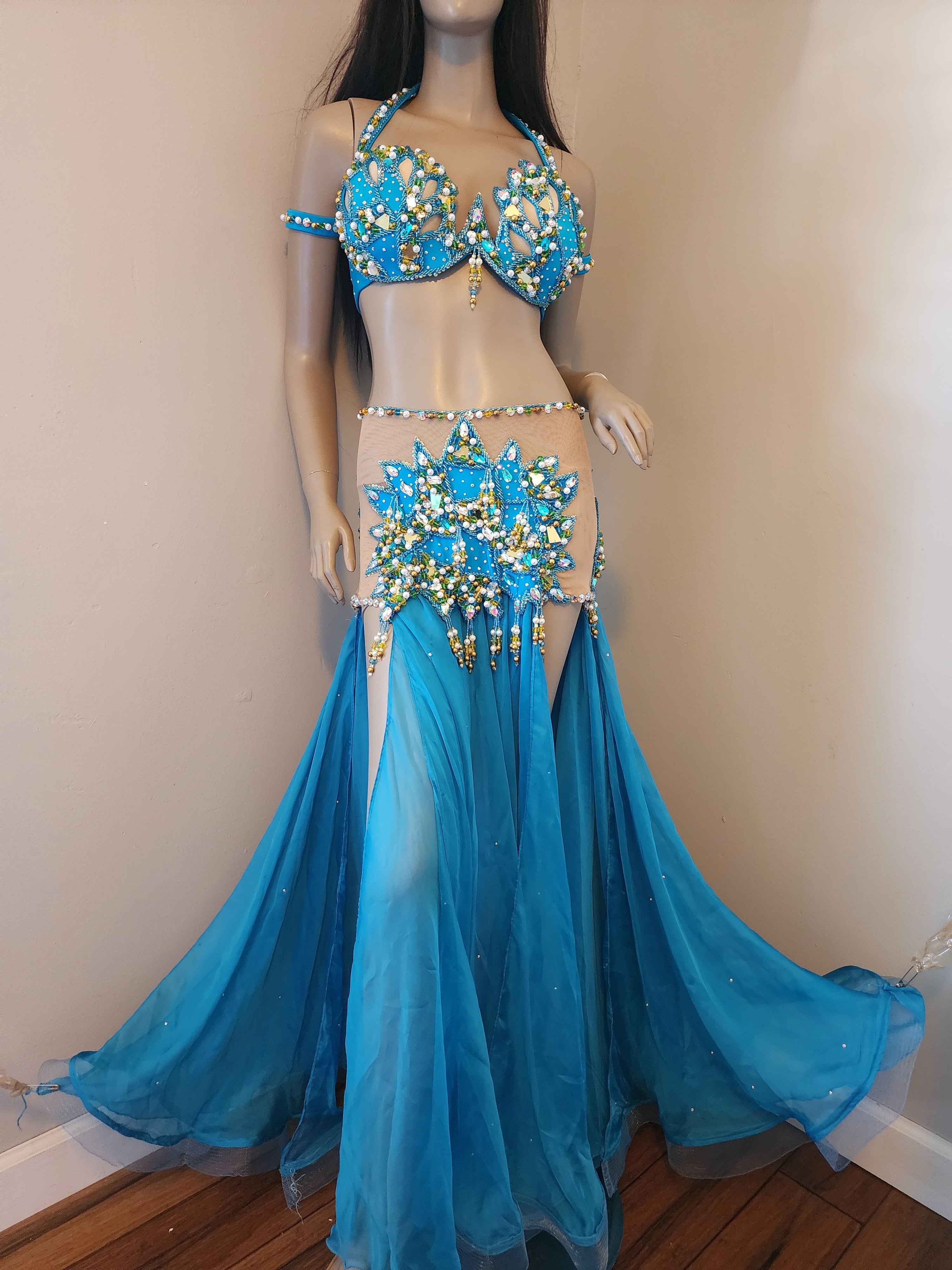 Eman  Zaki Costume 25358